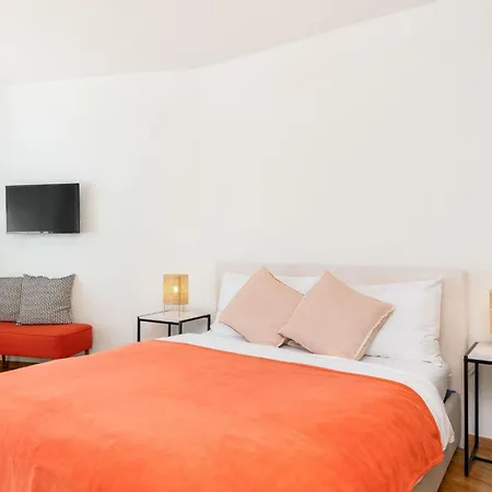 Double Modern-2 By Interhome Apartment *